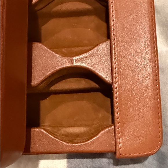 Stylish Brown Leather Watch Organizer - Picture 2 of 3